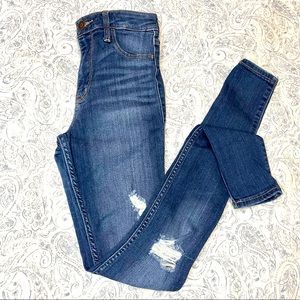 High-Rise Ripped Dark Wash Jean Legging!